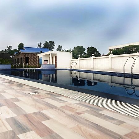 Resort Saikat Saranya Мандармони Екстериор снимка