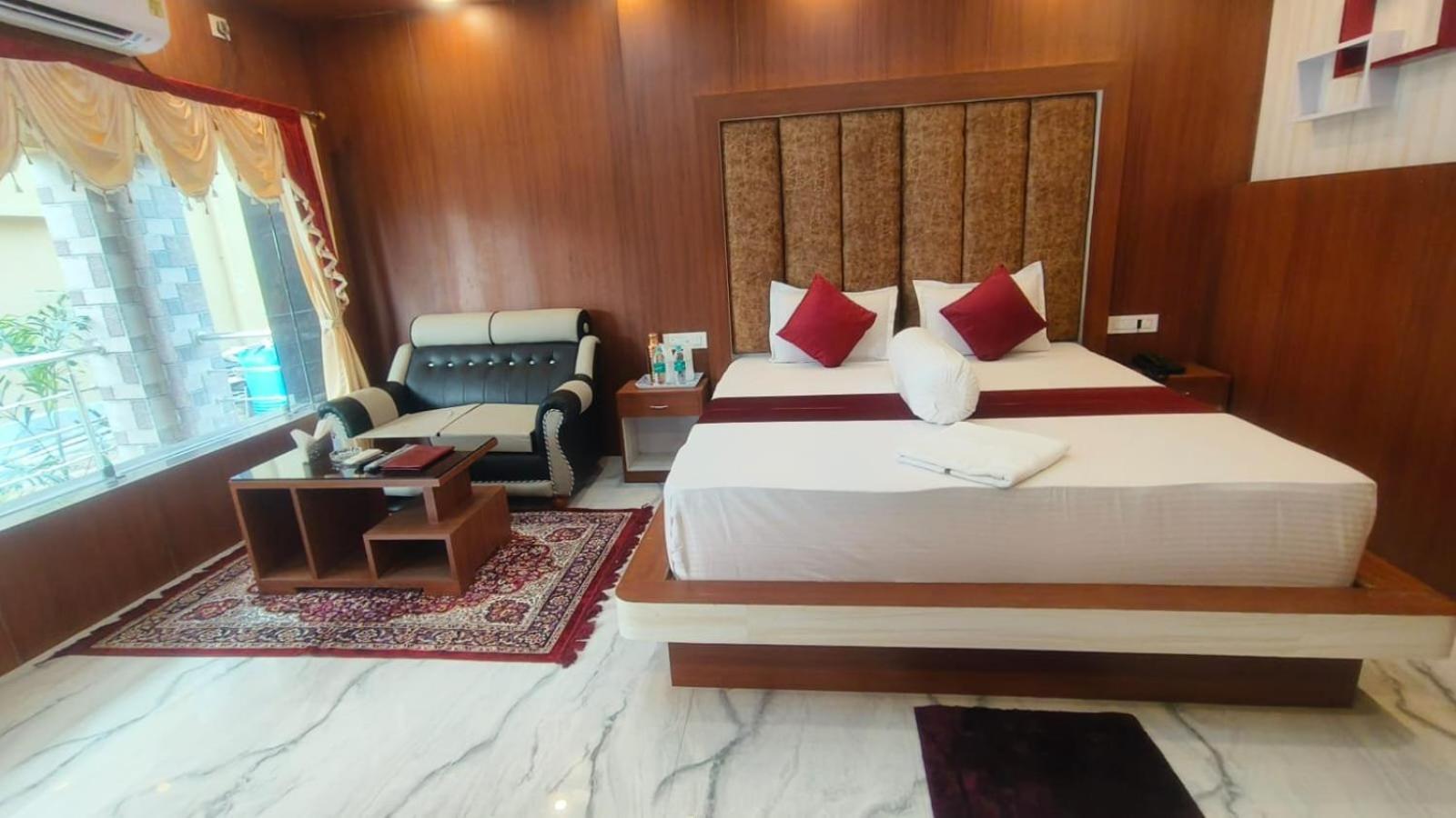 Resort Saikat Saranya Мандармони Екстериор снимка