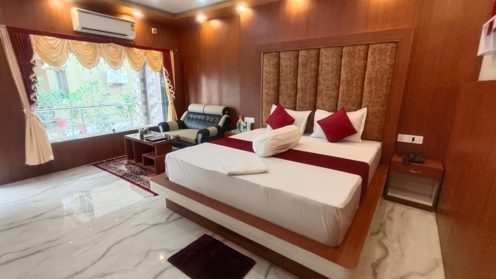 Resort Saikat Saranya Мандармони Екстериор снимка