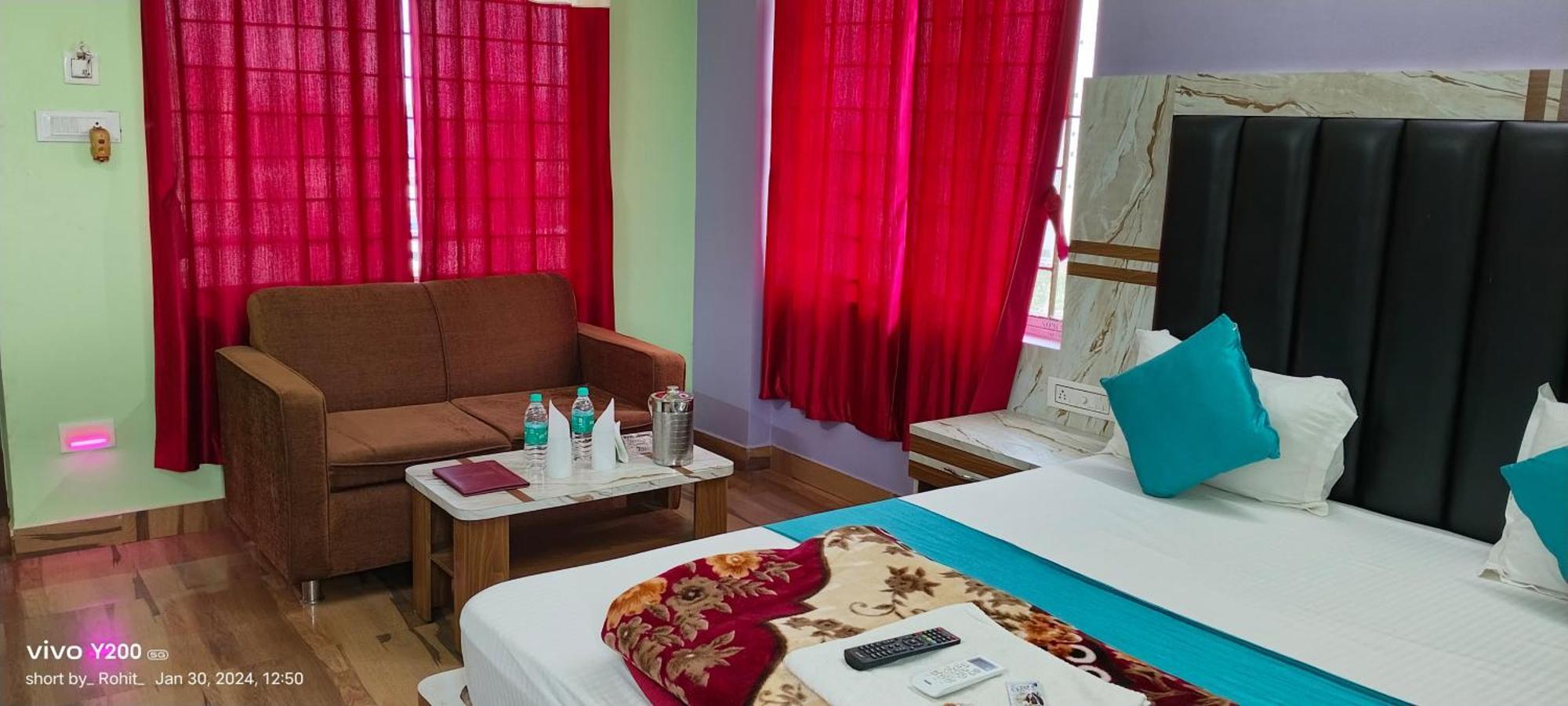 Resort Saikat Saranya Мандармони Екстериор снимка