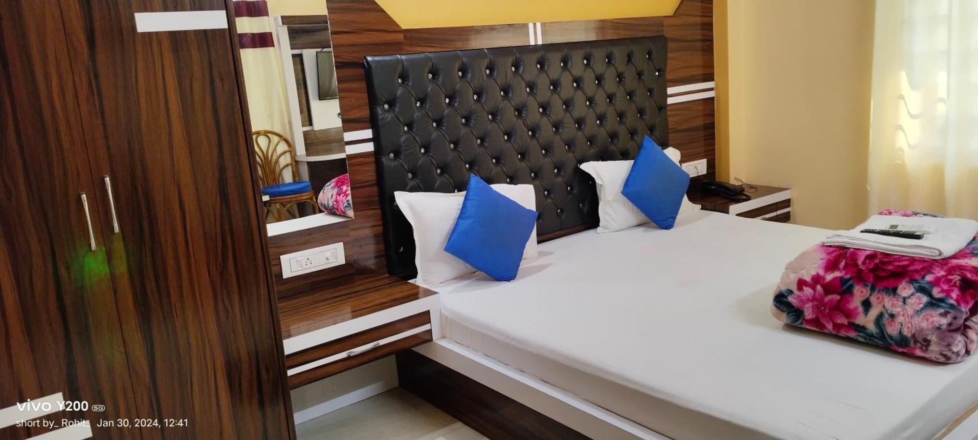 Resort Saikat Saranya Мандармони Екстериор снимка