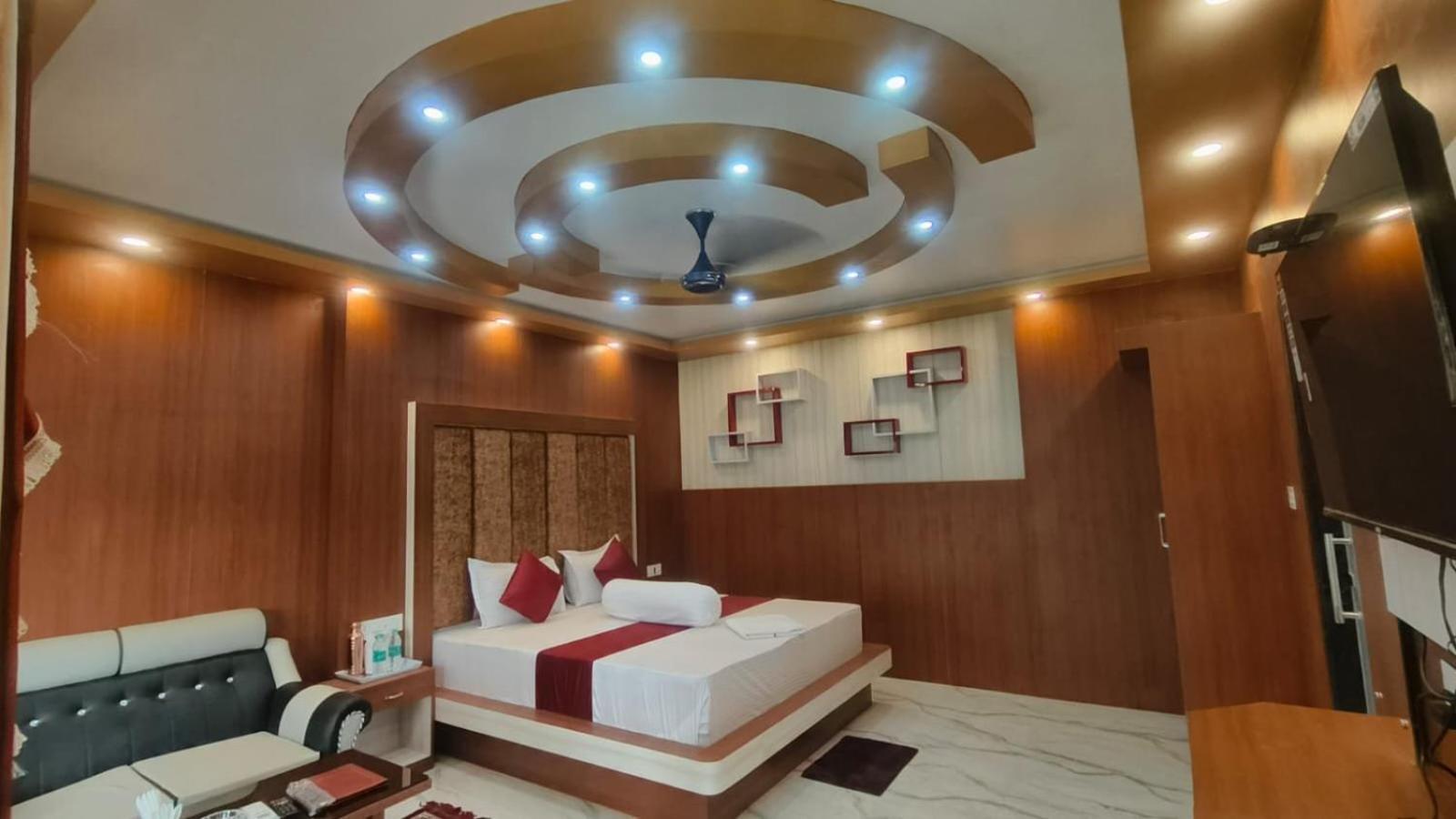 Resort Saikat Saranya Мандармони Екстериор снимка